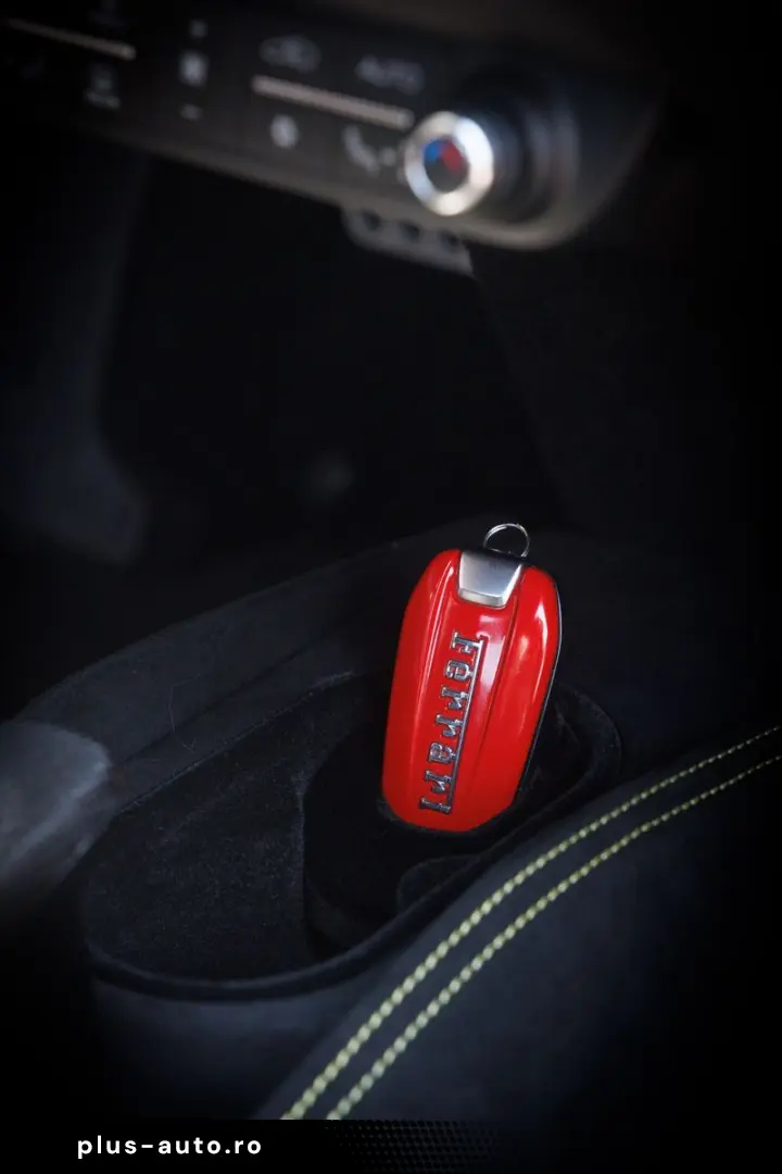 FERRARI F 8 Spider   Carbon   Racing Sitz  Carplay