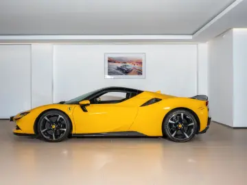 FERRARI SF90