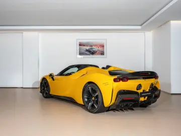 FERRARI SF90