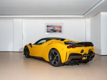 FERRARI SF90