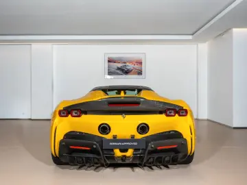 FERRARI SF90
