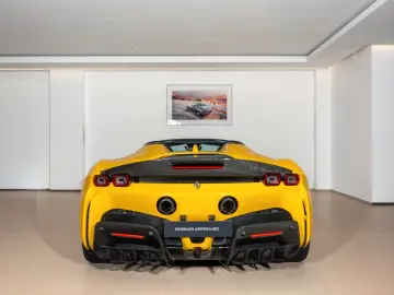 FERRARI SF90