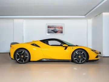 FERRARI SF90