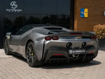 FERRARI SF90 Assetto Fiorano 2 Ton Carbon Rims Garantie