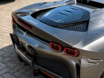 FERRARI SF90 Assetto Fiorano 2 Ton Carbon Rims Garantie