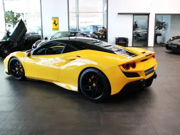 FERRARI F8 TRIBUTO COUPE CARBON RACING-SEATS LIFT JBL