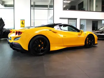 FERRARI F8 TRIBUTO COUPE CARBON RACING-SEATS LIFT JBL