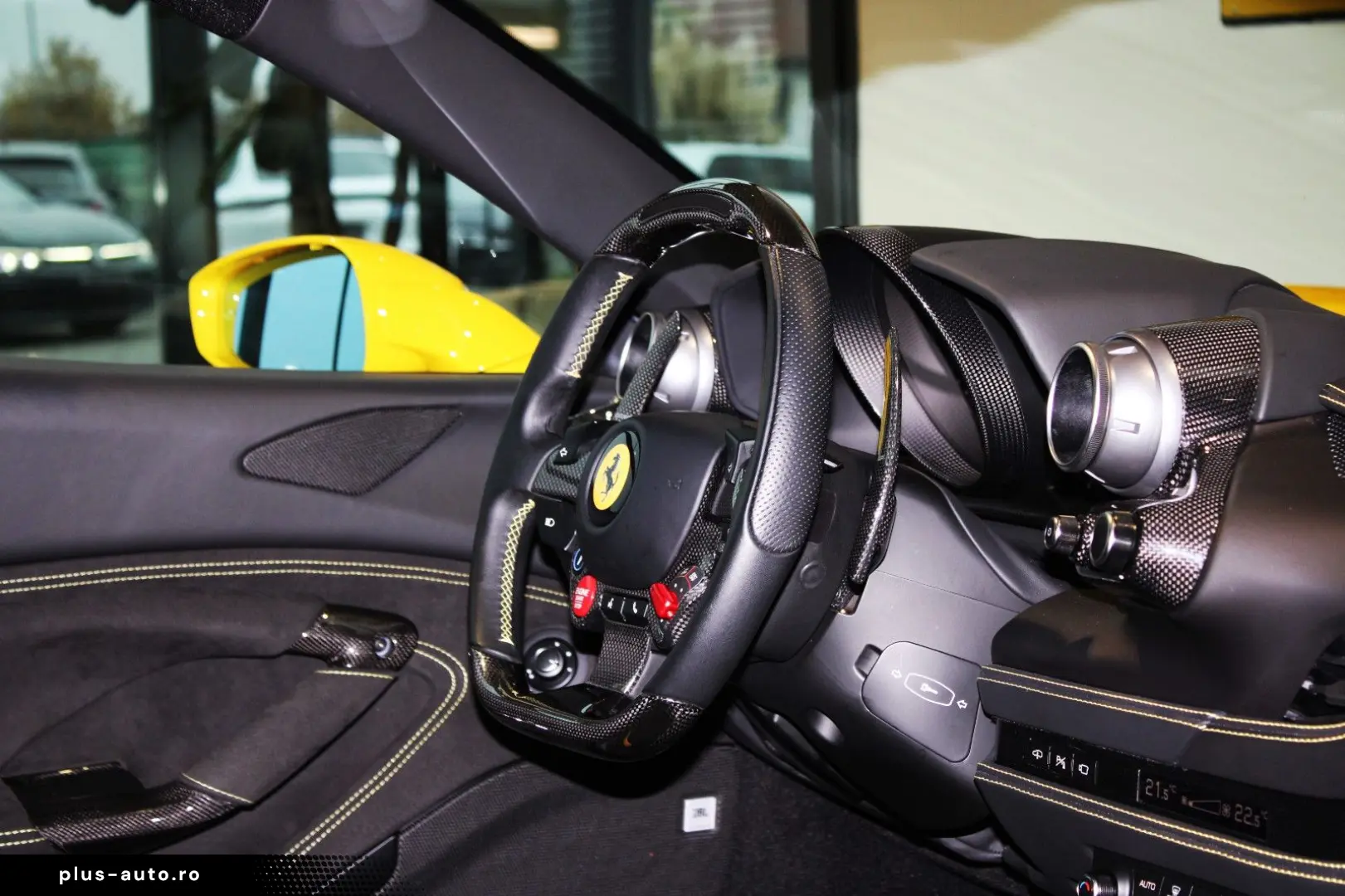 FERRARI F8 TRIBUTO COUPE CARBON RACING-SEATS LIFT JBL