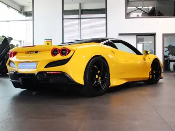 FERRARI F8 TRIBUTO COUPE CARBON RACING-SEATS LIFT JBL