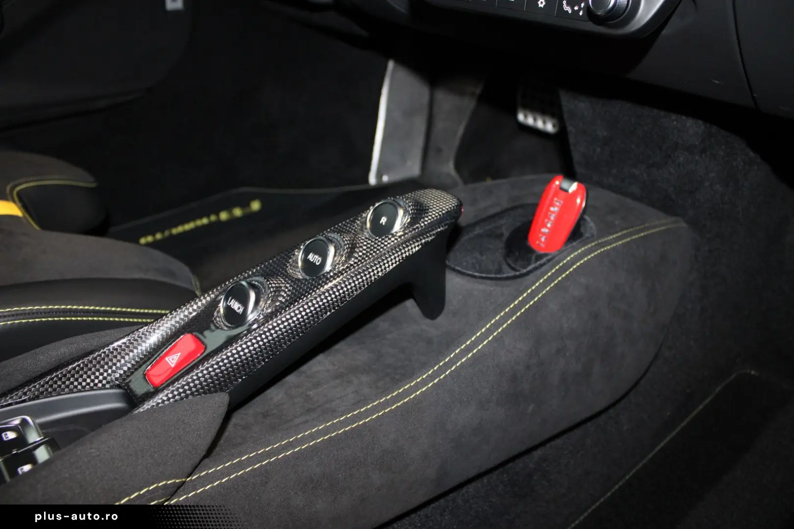FERRARI F8 TRIBUTO COUPE CARBON RACING-SEATS LIFT JBL