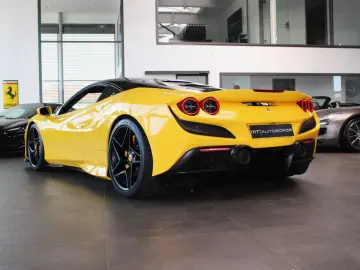 FERRARI F8 TRIBUTO COUPE CARBON RACING-SEATS LIFT JBL