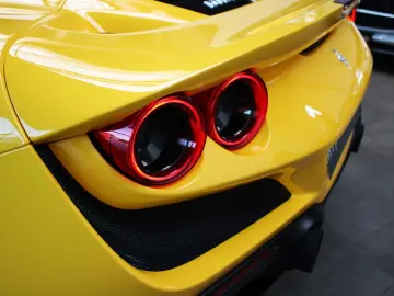 FERRARI F8 TRIBUTO COUPE CARBON RACING-SEATS LIFT JBL