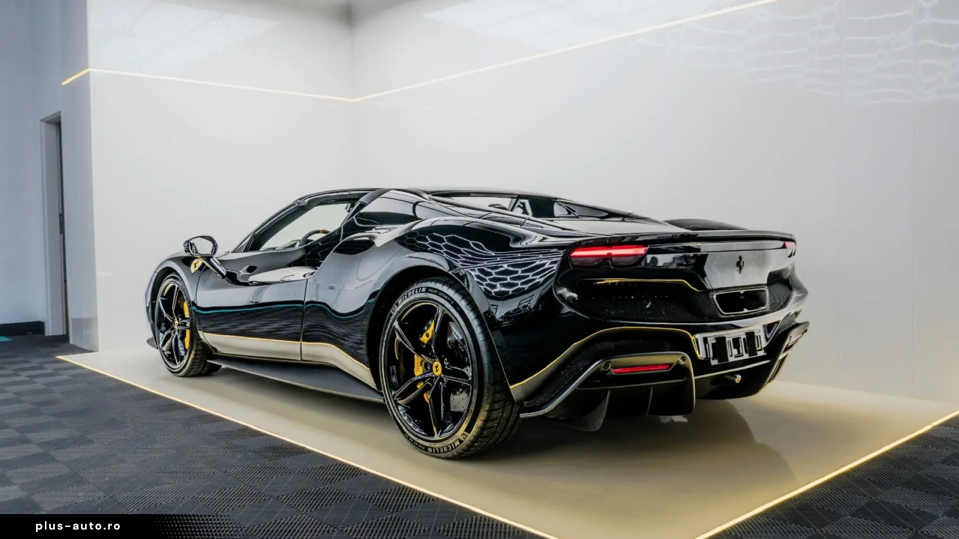 FERRARI 296 GTS 2024 — imagine 5
