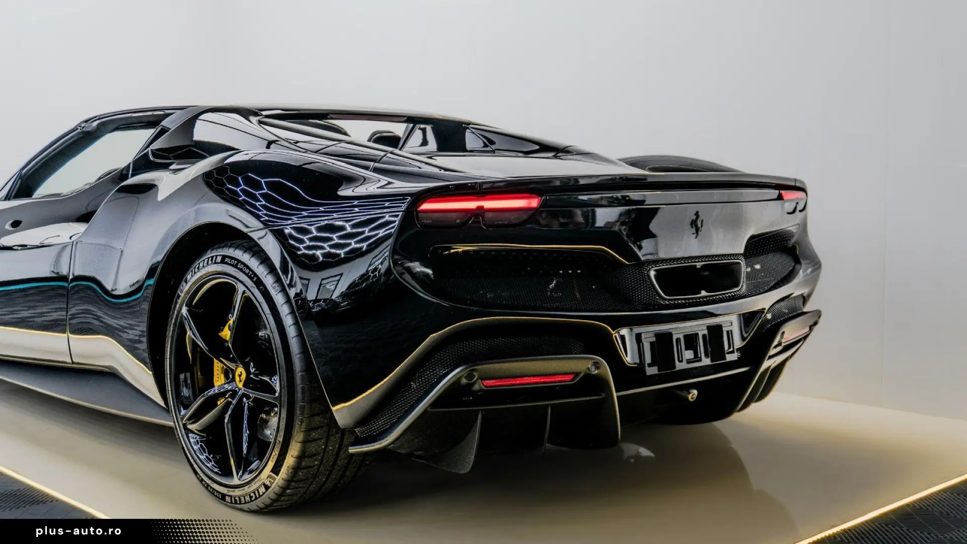 FERRARI 296 GTS 2024 — imagine 10