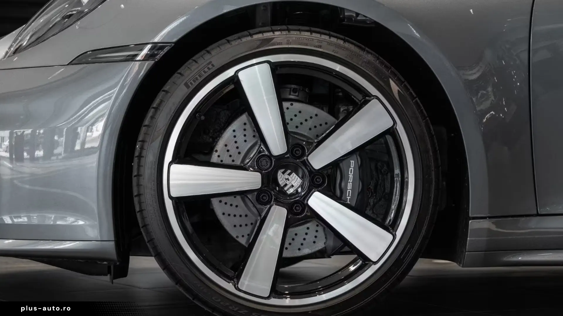 Porsche 992 911 Carrera Sitzbelüftung Sportabgas BOSE