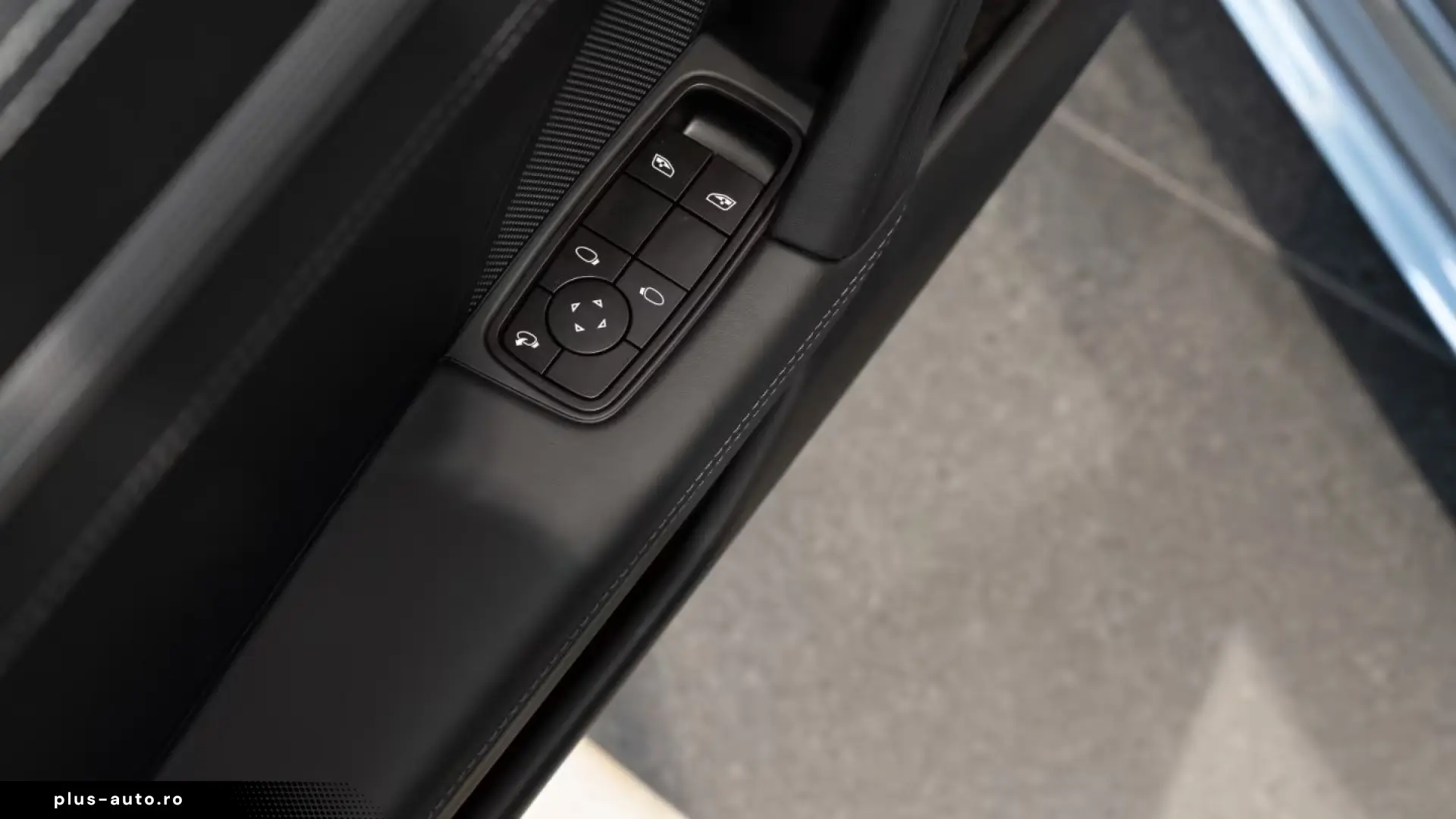 Porsche 992 911 Carrera Sitzbelüftung Sportabgas BOSE