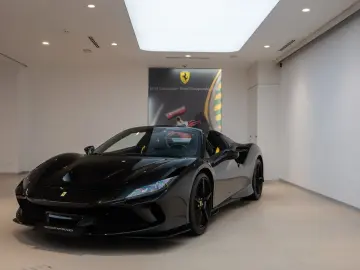 FERRARI F8 Spider