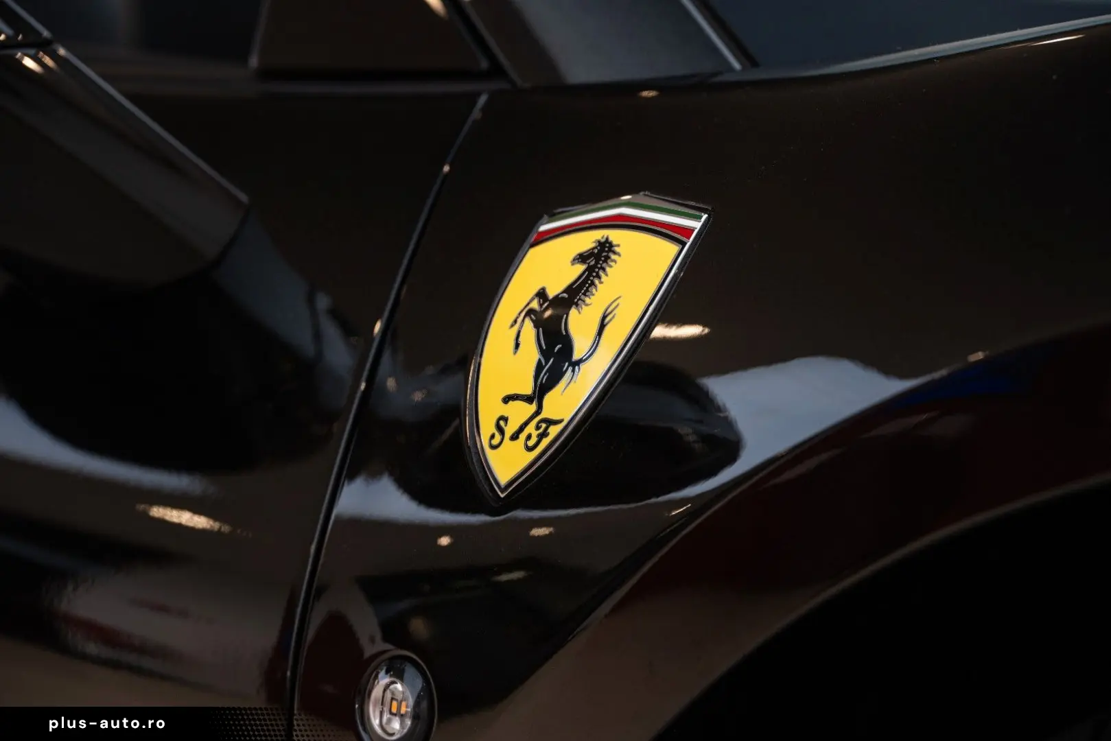 FERRARI F8 Spider