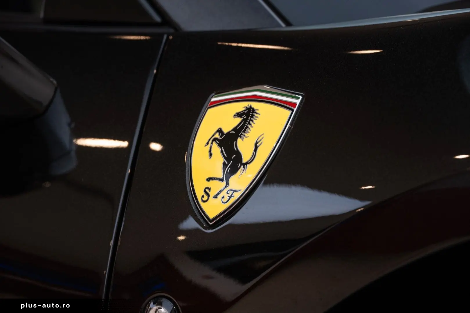 FERRARI F8 Spider