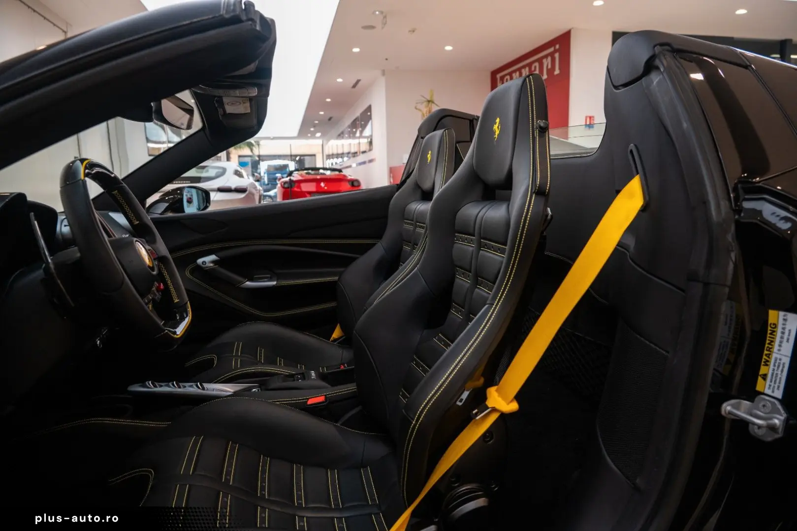 FERRARI F8 Spider