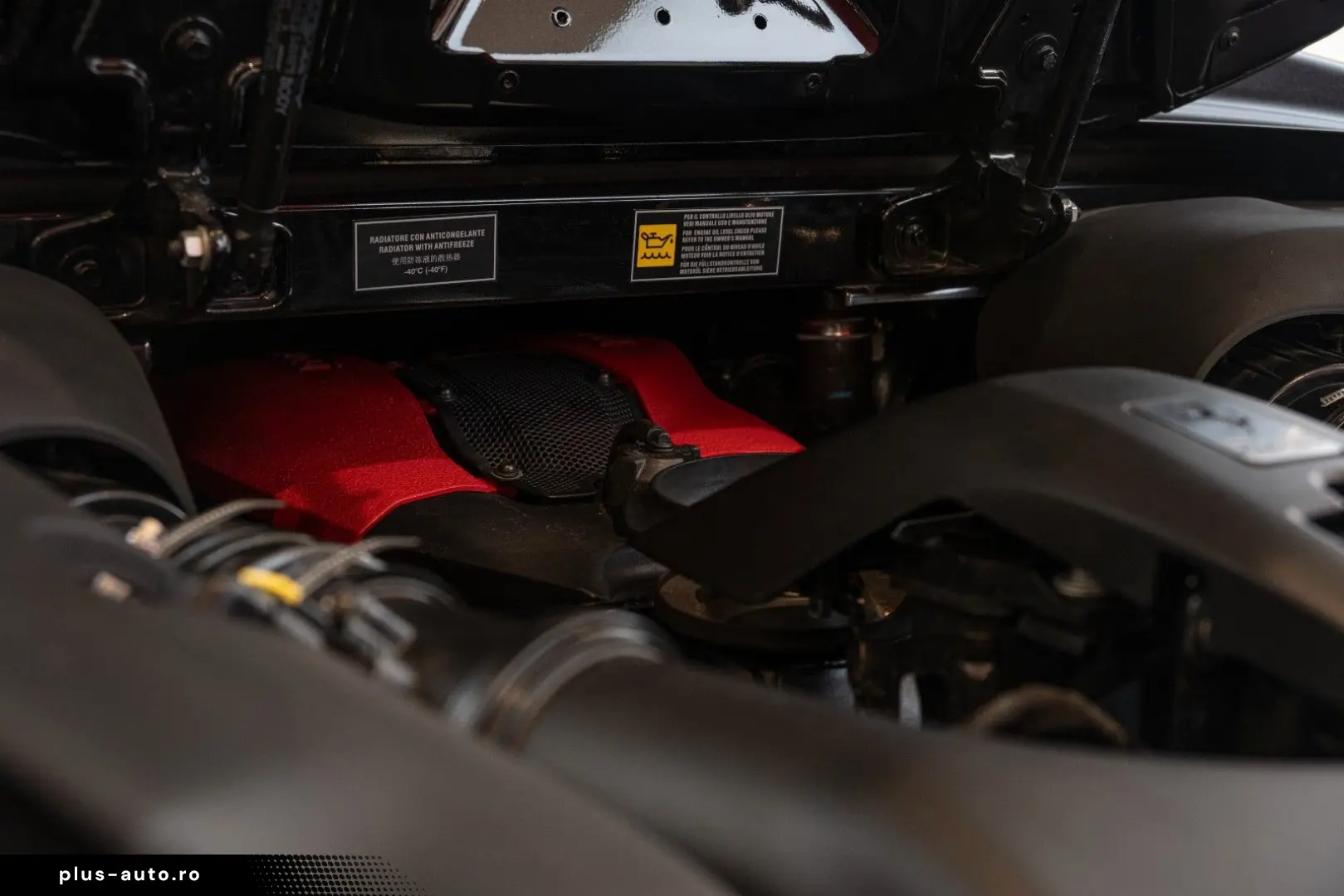FERRARI F8 Spider