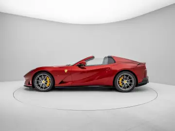 FERRARI 812 GTS - ROSSO FIORANO - FERRARI HAMBURG