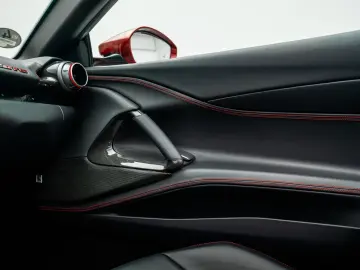 FERRARI 812 GTS - ROSSO FIORANO - FERRARI HAMBURG