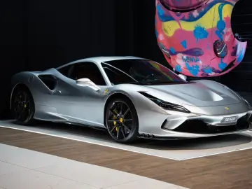 FERRARI F8 Tributo Coupé DCT