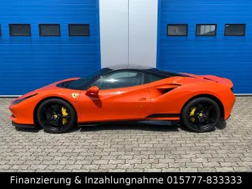 FERRARI F8 Tributo Tailor Made Garantie Capristo