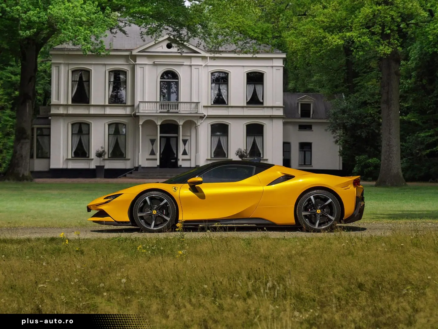 FERRARI SF90 Stradale 4.0 V8   Full carbon   Giallo Trip