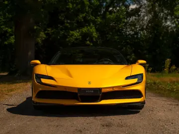 FERRARI SF90 Stradale 4.0 V8   Full carbon   Giallo Trip
