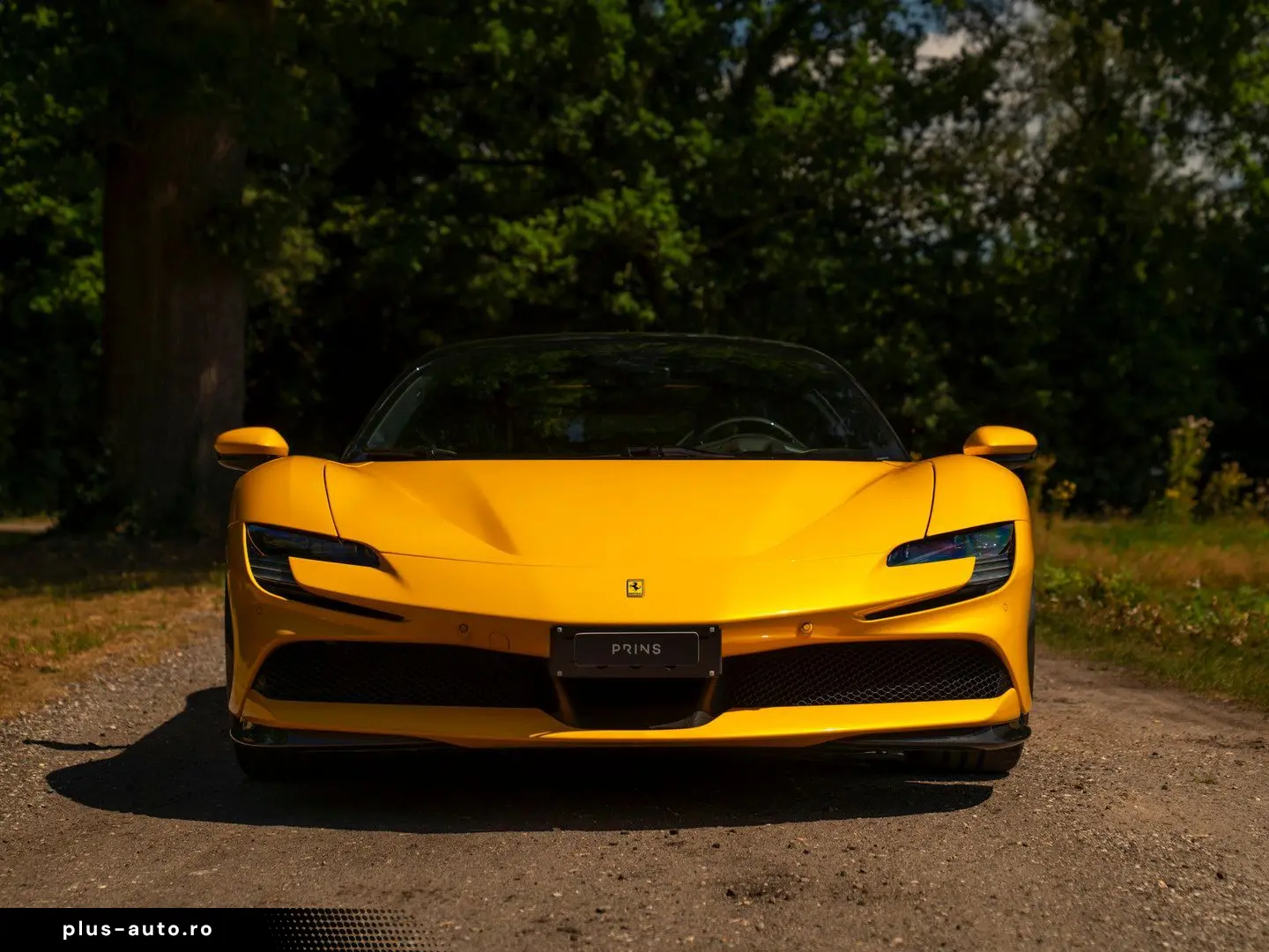 FERRARI SF90 Stradale 4.0 V8   Full carbon   Giallo Trip
