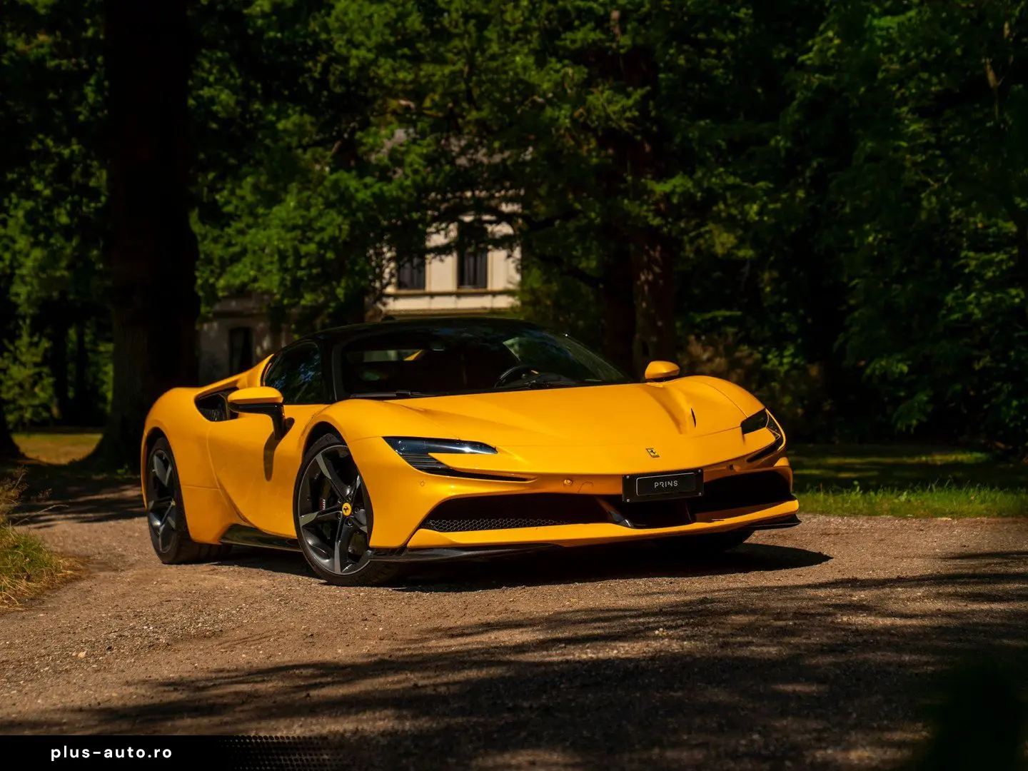FERRARI SF90 Stradale 4.0 V8   Full carbon   Giallo Trip