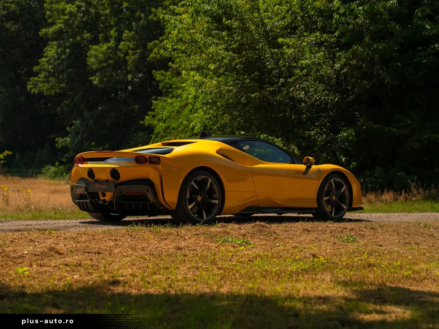 FERRARI SF90 Stradale 4.0 V8   Full carbon   Giallo Trip