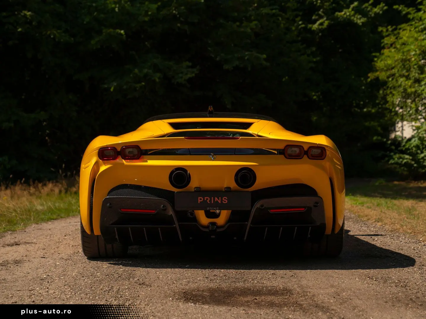 FERRARI SF90 Stradale 4.0 V8   Full carbon   Giallo Trip