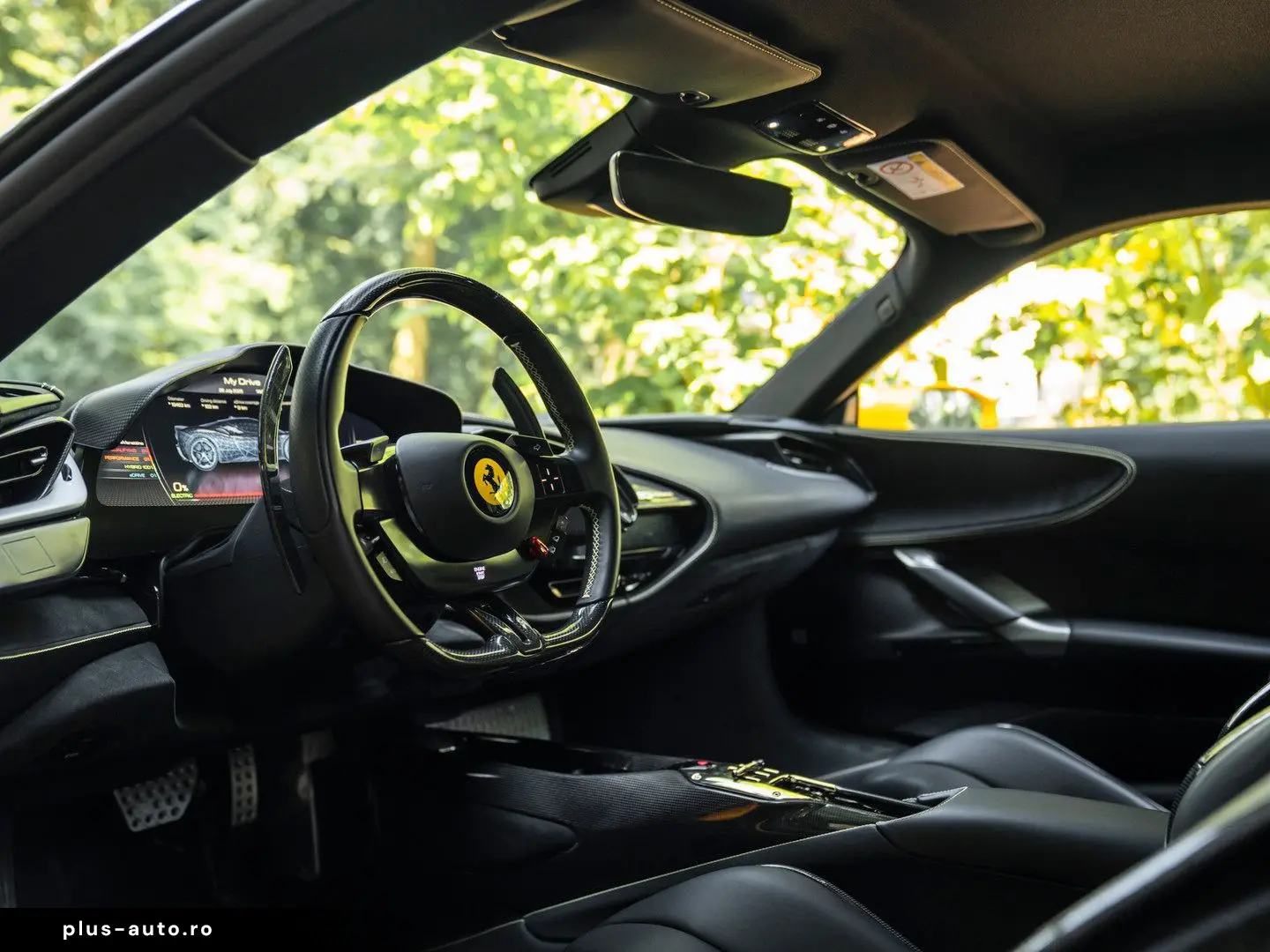 FERRARI SF90 Stradale 4.0 V8   Full carbon   Giallo Trip