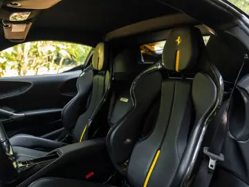 FERRARI SF90 Stradale 4.0 V8   Full carbon   Giallo Trip