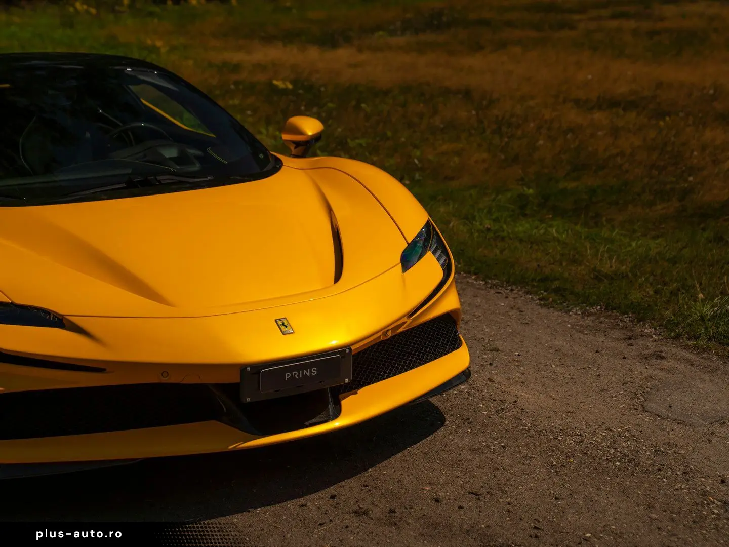 FERRARI SF90 Stradale 4.0 V8   Full carbon   Giallo Trip