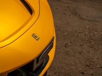 FERRARI SF90 Stradale 4.0 V8   Full carbon   Giallo Trip