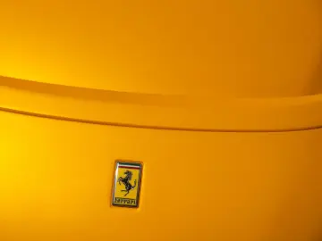 FERRARI SF90 Stradale 4.0 V8   Full carbon   Giallo Trip