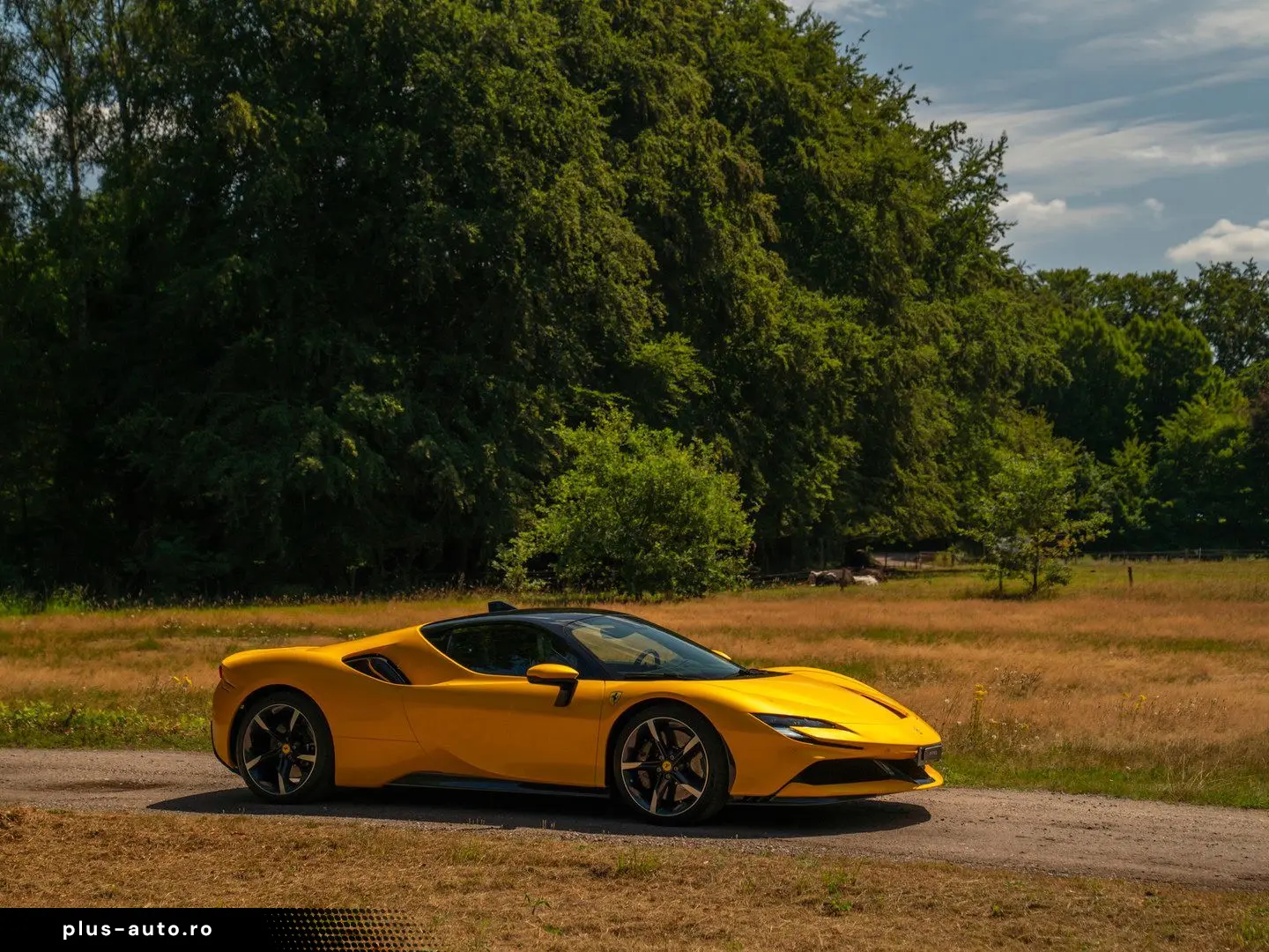 FERRARI SF90 Stradale 4.0 V8   Full carbon   Giallo Trip