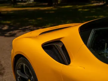 FERRARI SF90 Stradale 4.0 V8   Full carbon   Giallo Trip