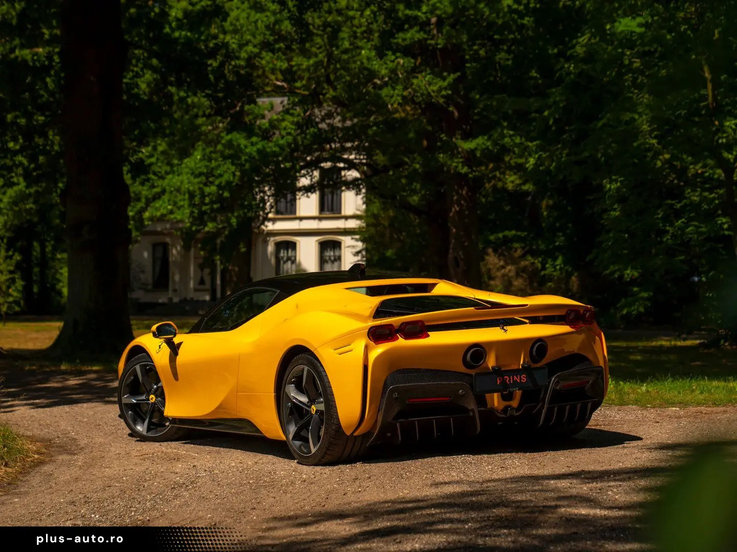 FERRARI SF90 Stradale 4.0 V8   Full carbon   Giallo Trip