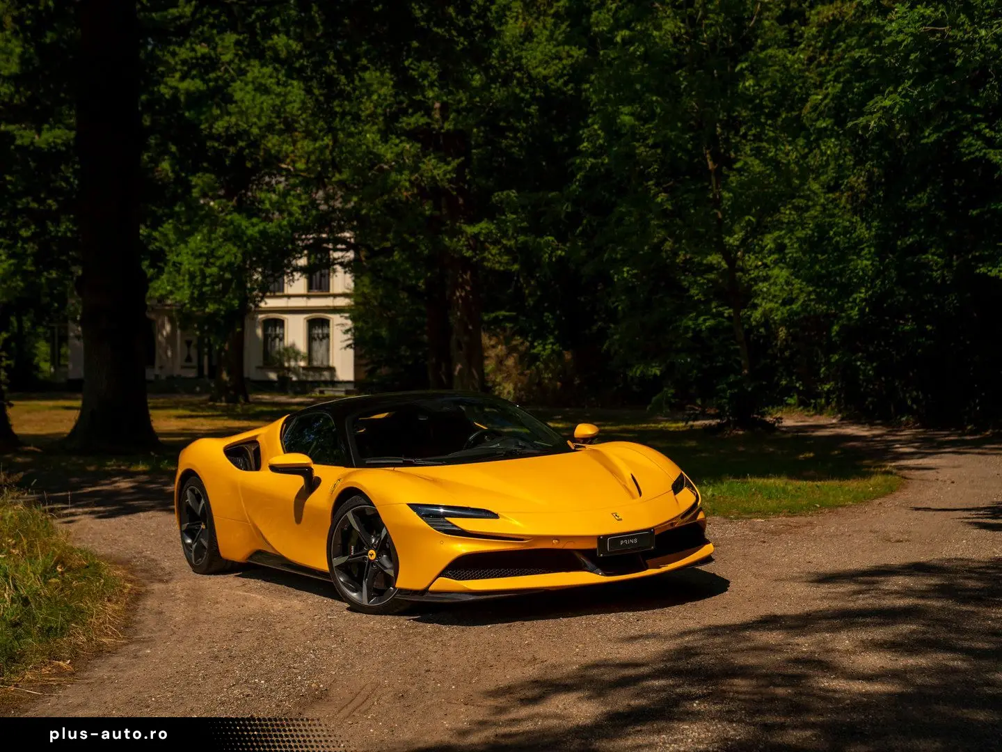 FERRARI SF90 Stradale 4.0 V8   Full carbon   Giallo Trip
