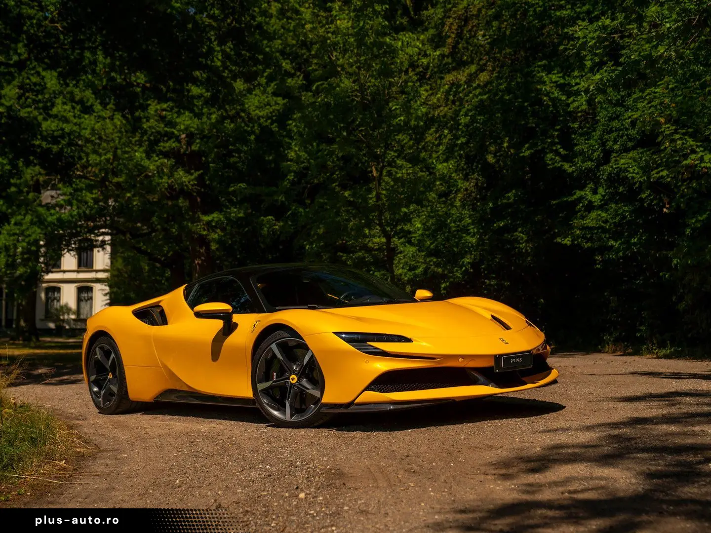 FERRARI SF90 Stradale 4.0 V8   Full carbon   Giallo Trip