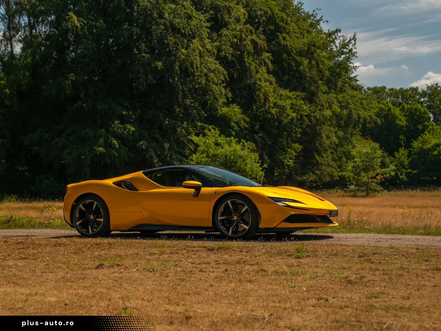 FERRARI SF90 Stradale 4.0 V8   Full carbon   Giallo Trip