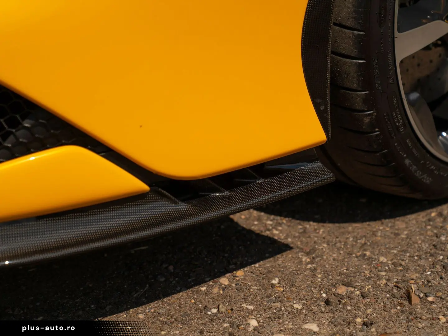 FERRARI SF90 Stradale 4.0 V8   Full carbon   Giallo Trip