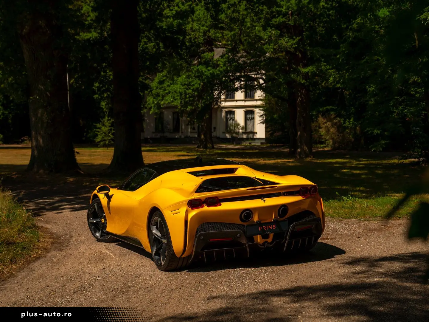 FERRARI SF90 Stradale 4.0 V8   Full carbon   Giallo Trip