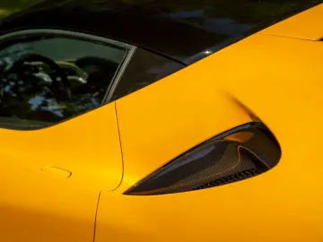 FERRARI SF90 Stradale 4.0 V8   Full carbon   Giallo Trip