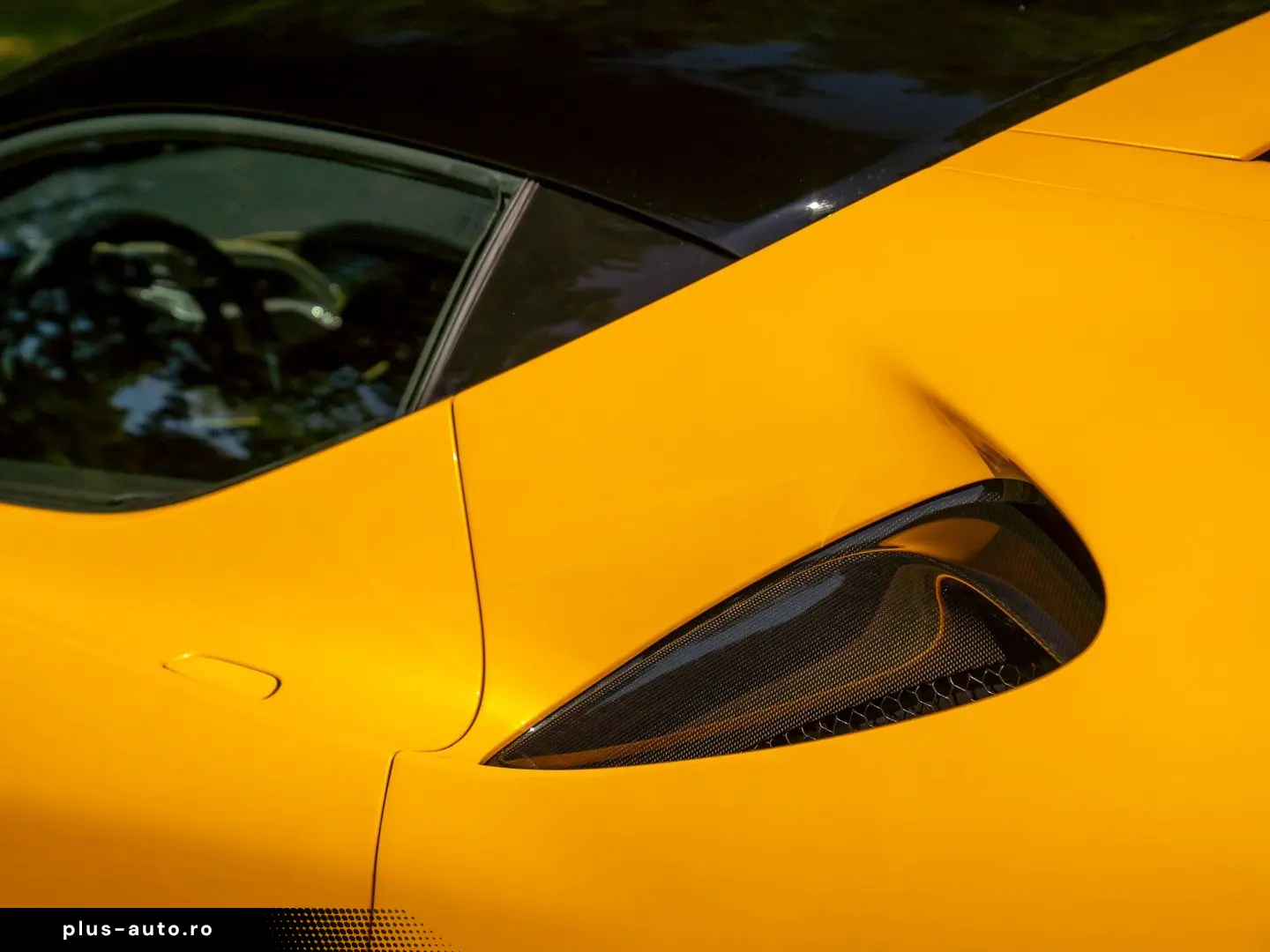 FERRARI SF90 Stradale 4.0 V8   Full carbon   Giallo Trip